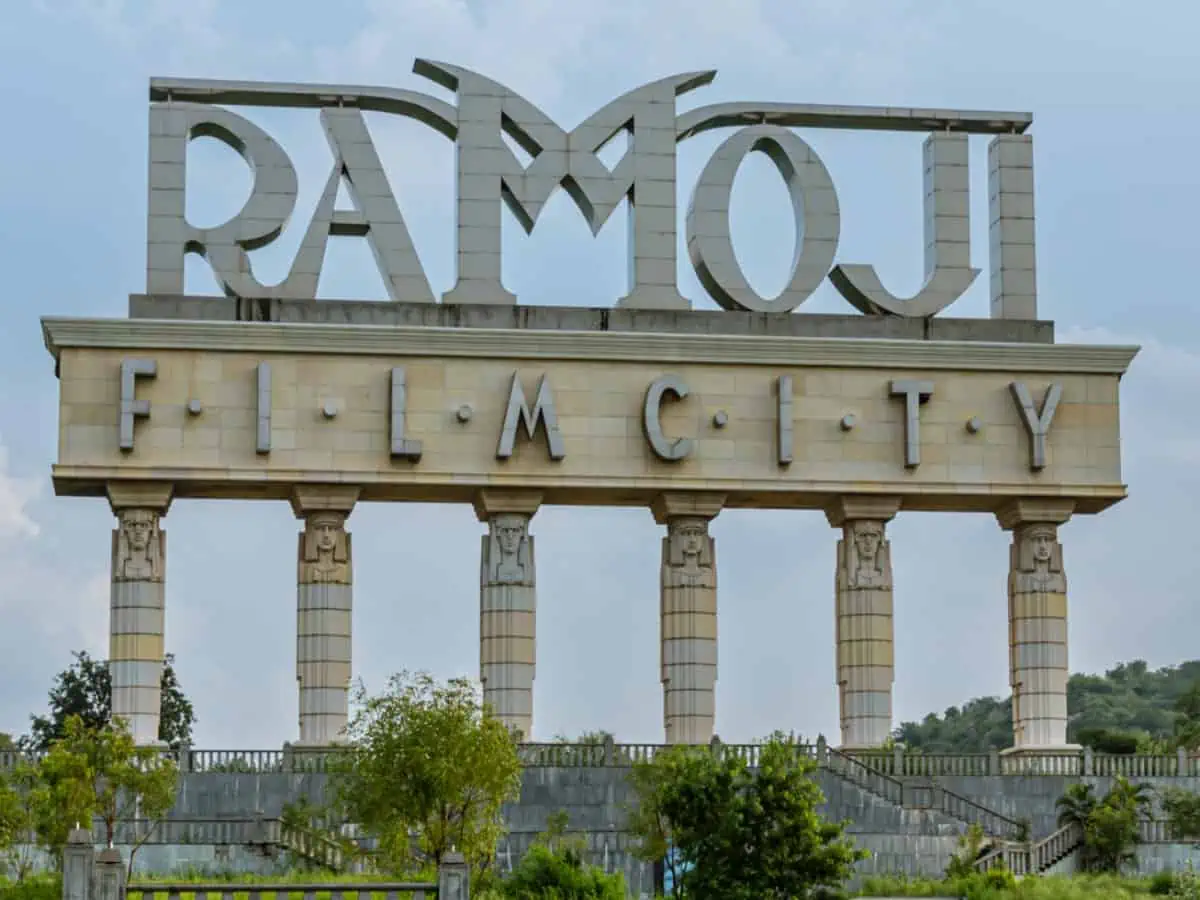 Hyderabad to Ramoji Film City Cab by Jai Bhavani Travels